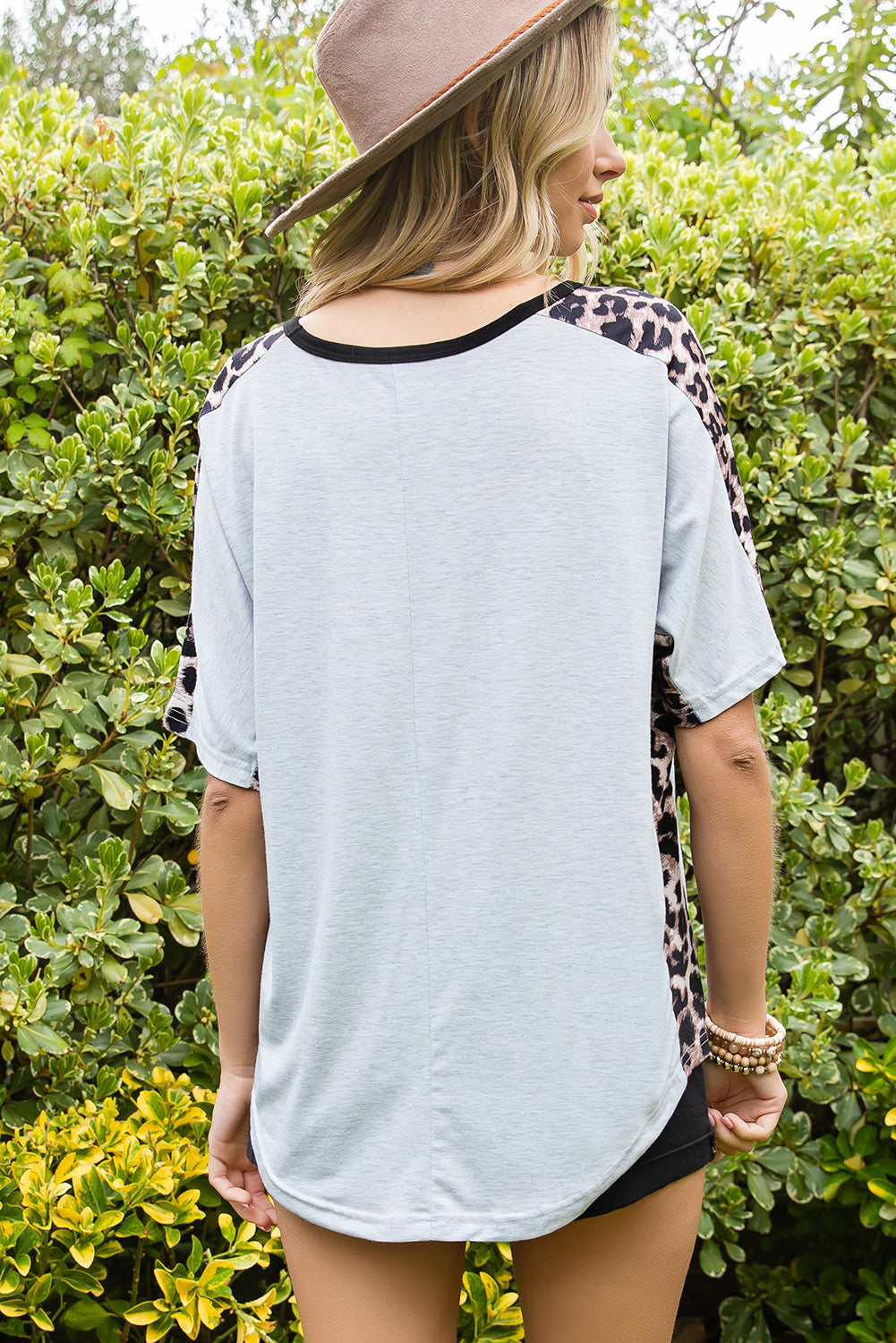 Gray Leopard Bowknot Baseball Graphic Contrast Crewneck Tee