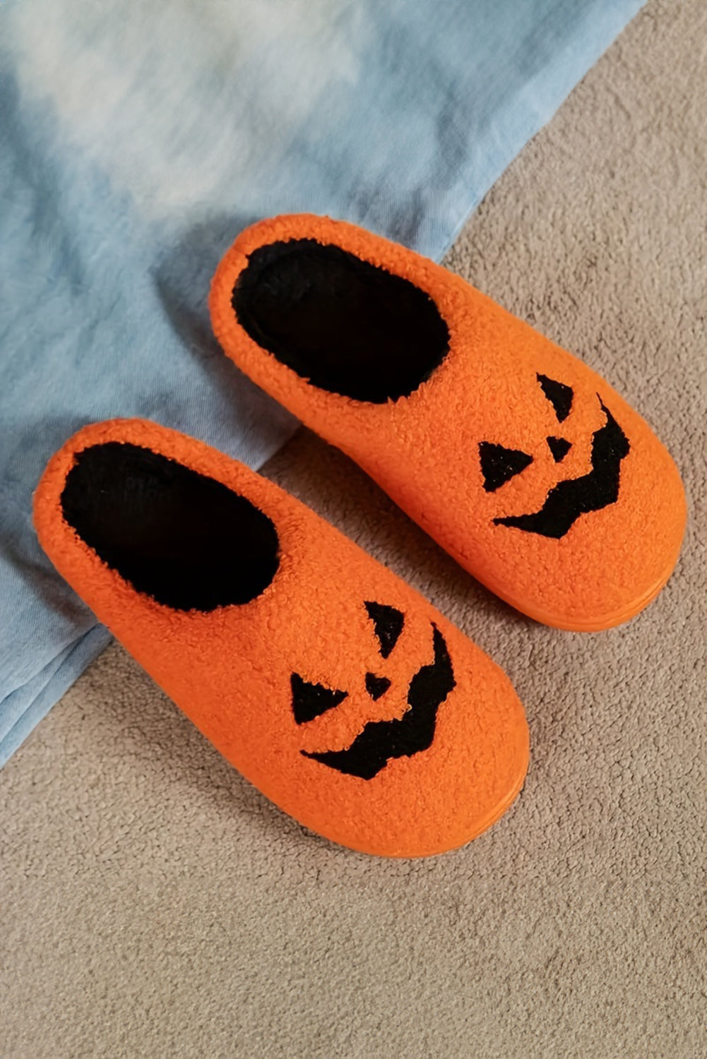 Halloween Pumpkin Face Graphic Plush Slippers